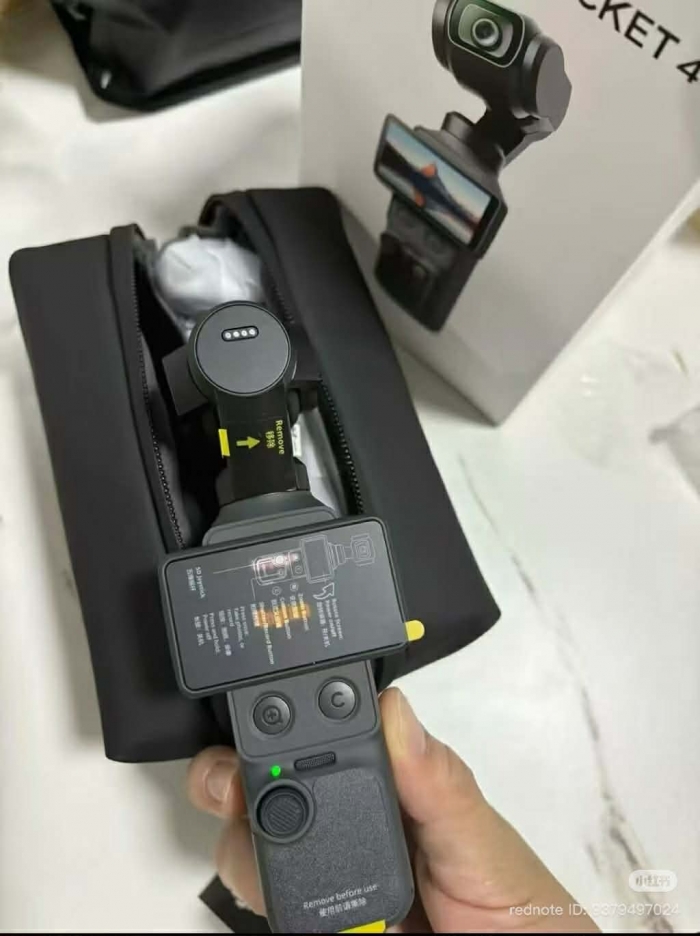 pocket-4-hand-on-1