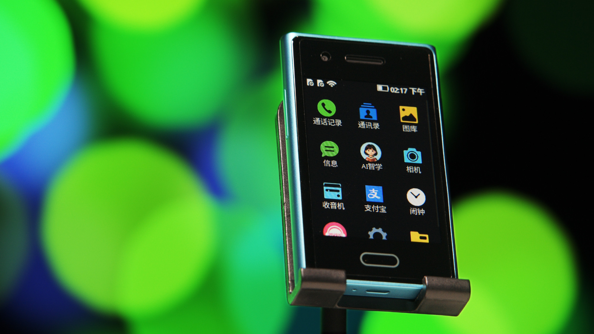 HMD ra mắt điện thoại "AI" hồi sinh thiết kế Lumia, giá hơn 1,8 triệu đồng - Ảnh 4.