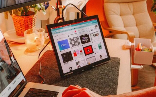 Màn Hình Di Động Gập Đôi: Giải Pháp Tiện Lợi Cho Dân Công Nghệ