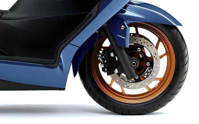 Suzuki Burgman 400 ABS 2026: Cải Tiến Vượt Trội và Sự Đối Đầu Mới Trong Thị Trường Xe Tay Ga