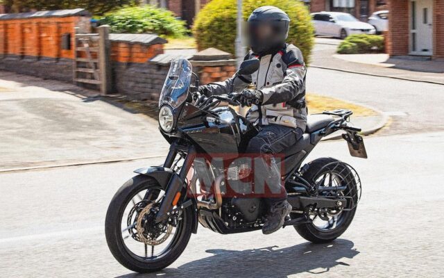 Khám Phá Yamaha Tenere 700 và Royal Enfield Himalayan 750: Nơi Công Nghệ Gặp Tình Yêu Phượt