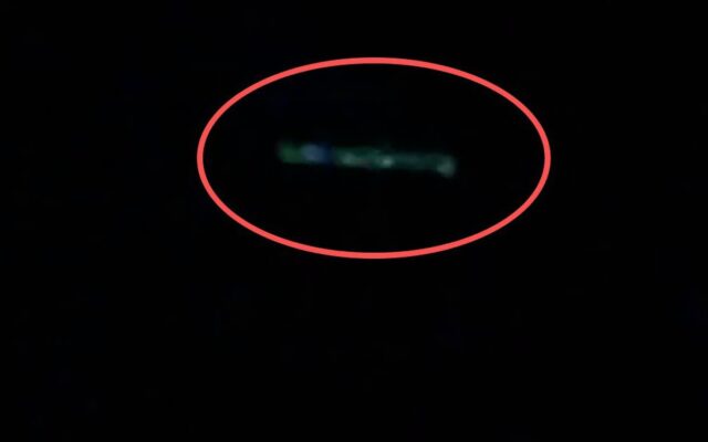 Hiện Tượng Ánh Sáng Xanh Kỳ Bí Trên Bầu Trời Châu Âu: Triệu Chứng Của Khoa Học Hay UFO?