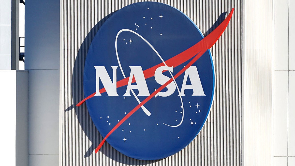 Khám Phá Chiến Dịch Cứu Nguy Tàu Voyager 2 Của NASA Từ Khoảng Cách 13,3 Tỷ Dặm