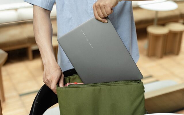 Laptop: Đầu Tư Thông Minh Cho Bốn Năm Đại Học Của Sinh Viên