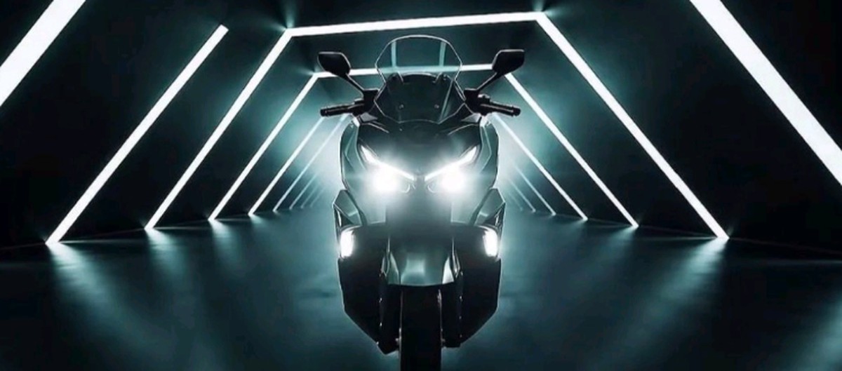 Khám Phá Mẫu Xe Tay Ga Hai Xi-Lanh TEYIN Đối Đầu Với Honda SH350i