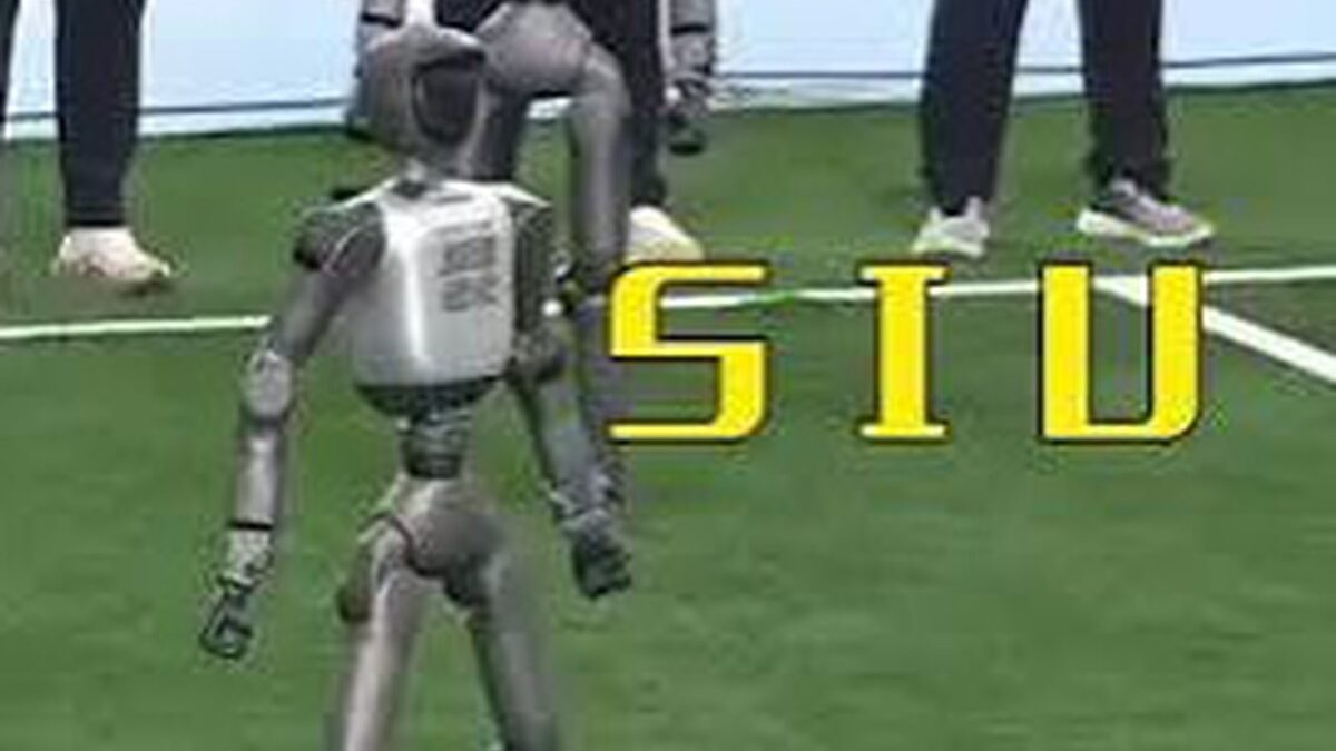 Trận Đấu Robot Gây Chấn Động Với Màn Ăn Mừng Kinh Điển Như CR7