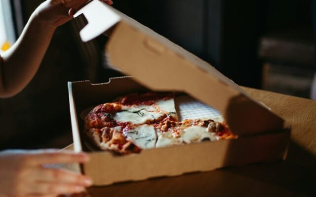 Trò Đùa Quái Gở Của Thanh Niên Ba Lan: Đặt Hàng Pizza Gây Hoang Mang