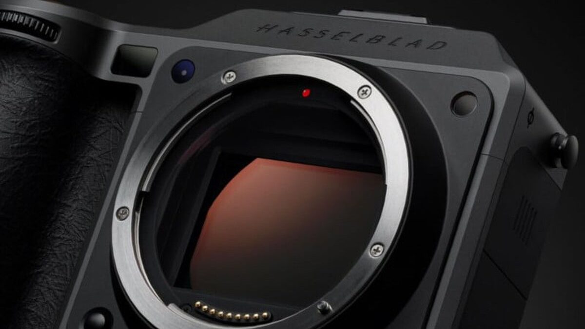 Thành Công Đột Phá Của Hasselblad Trong Thế Giới Máy Ảnh Mirrorless