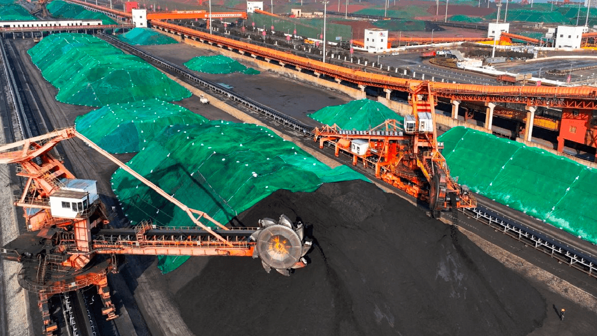 Cách Trung Quốc Chuyển Hóa Than Thành Nhiên Liệu Giá Trị Cao: Cuộc Cách Mạng Năng Lượng