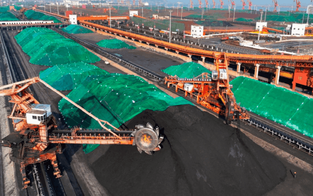 Cách Trung Quốc Chuyển Hóa Than Thành Nhiên Liệu Giá Trị Cao: Cuộc Cách Mạng Năng Lượng