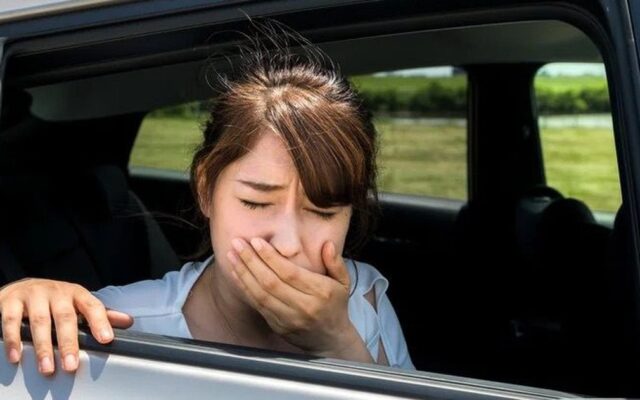 Tại Sao Nhiều Người Thường Bị Say Xe Khi Đi Ô Tô Điện?