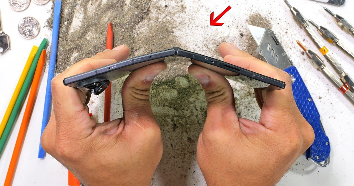 Galaxy Z Fold 8: Thử Thách Độ Bền Và Chi Phí Sửa Chữa Đáng Quan Tâm