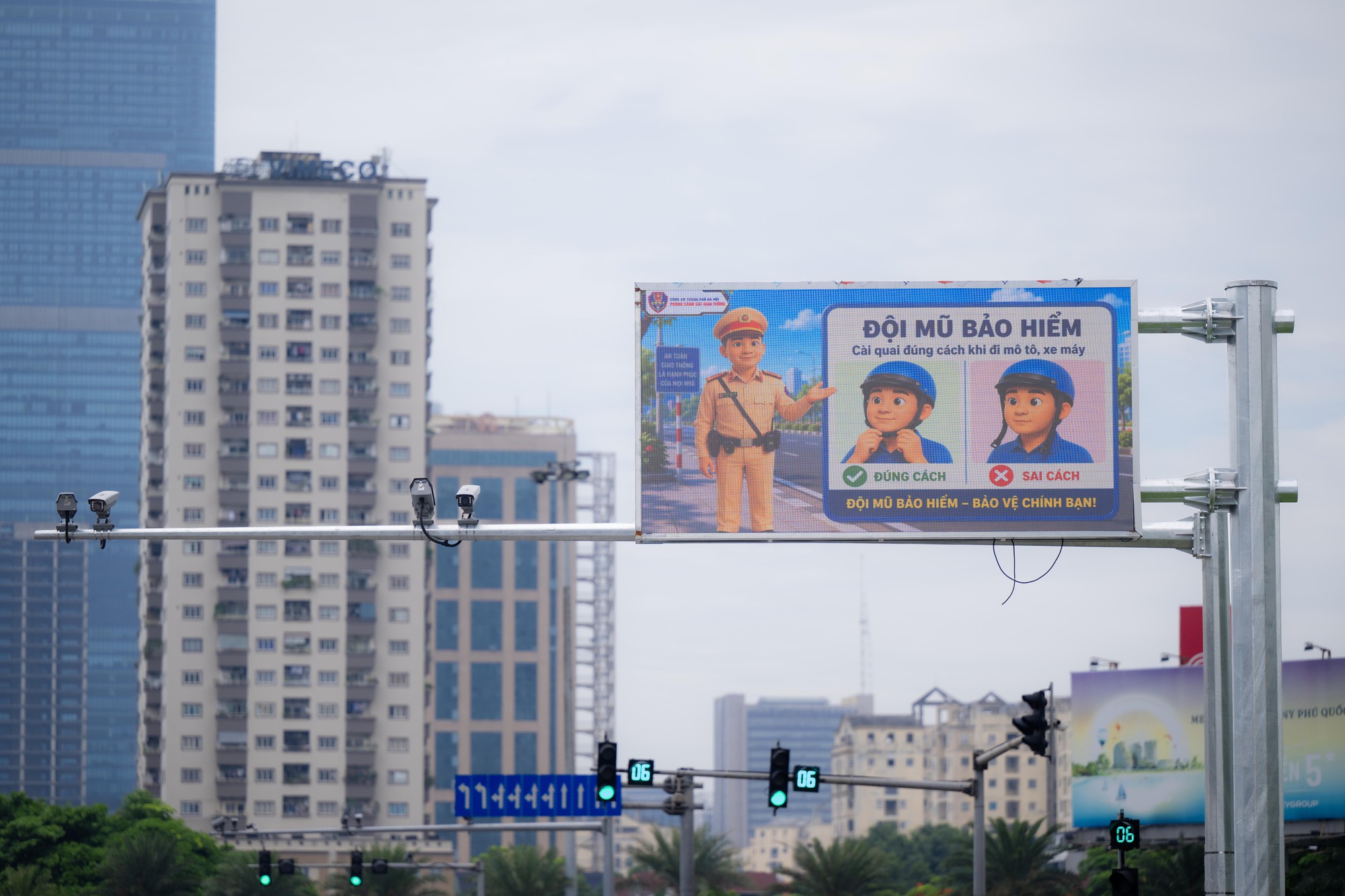 Cận cảnh hệ thống giao thông thông minh vừa - Ảnh 4.