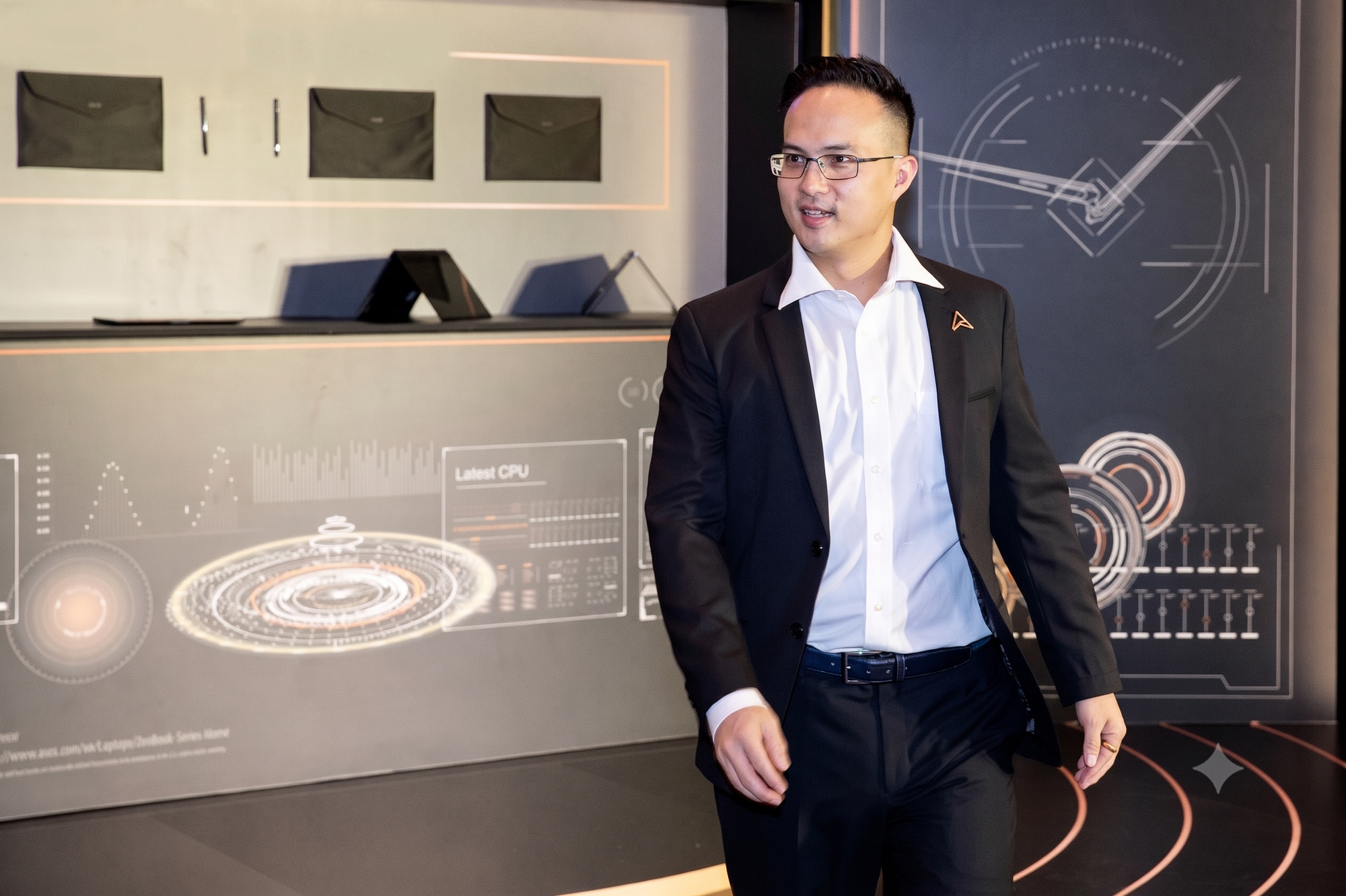 eric-lee1-1786690347234263283756-1786700670659-17867006709771695399610 Một chiếc laptop, bốn năm đại học và bài toán của sinh viên mùa tựu trường - Ảnh 2.