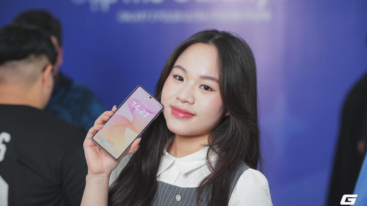 Khám Phá Những Đánh Giá Của Người Trẻ Về Điện Thoại Gập Mới Của Samsung