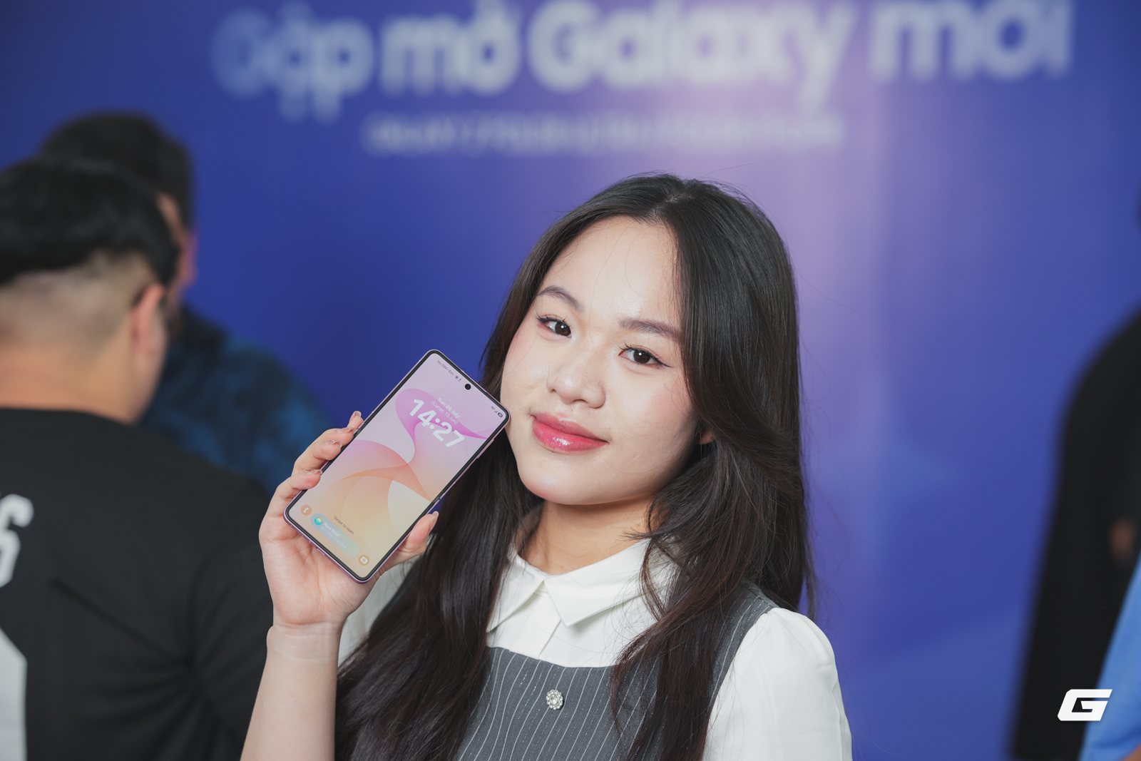 người trẻ nói gì về galaxy z8 mới - ảnh 8 Người trẻ nói gì về Galaxy Z8 mới? - Ảnh 8.
