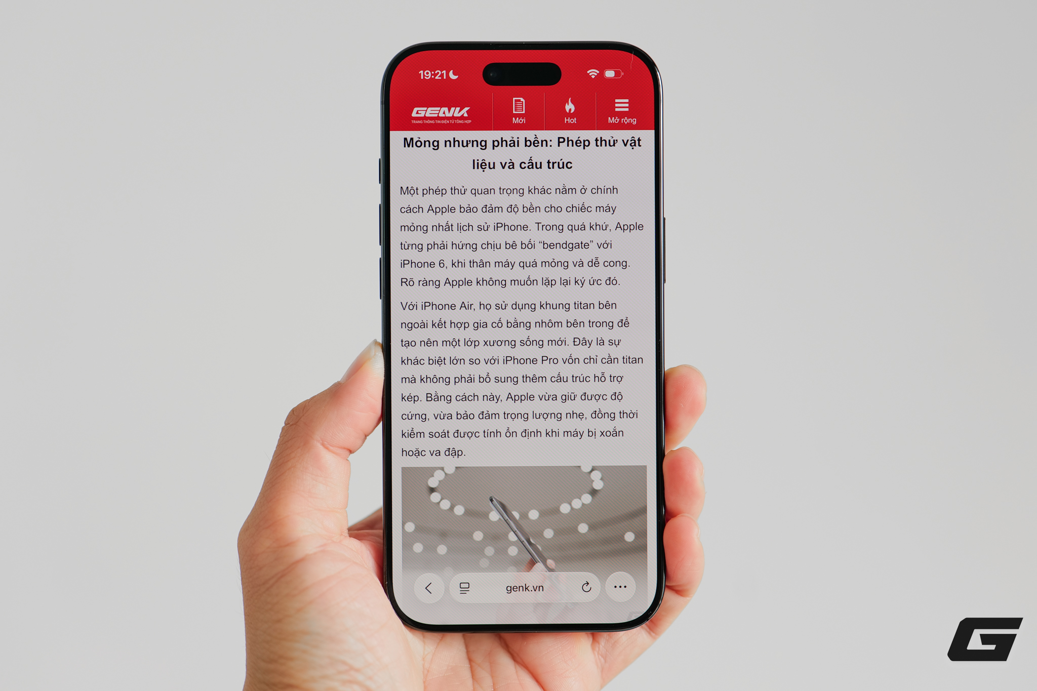 Cú rơi giá chưa từng có của một chiếc iPhone - Ảnh 3.