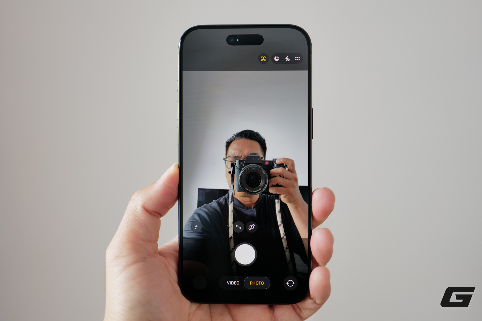 Cú rơi giá chưa từng có của một chiếc iPhone - Ảnh 2.