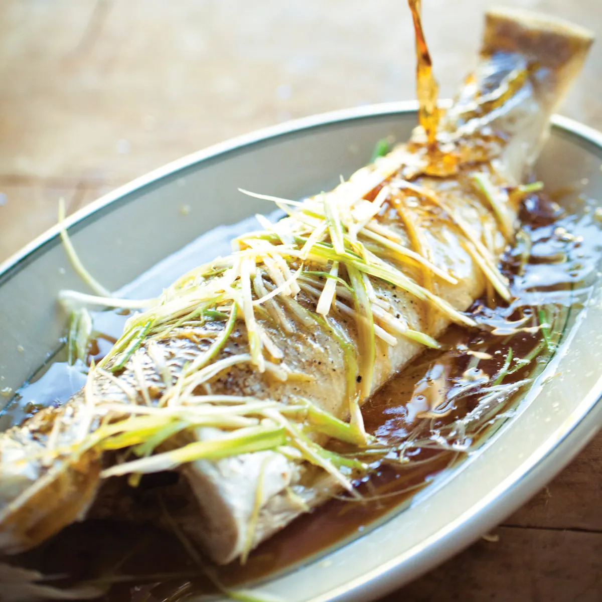 Gừng là gia vị quen thuộc trong các món cá (Ảnh: Epicurious).