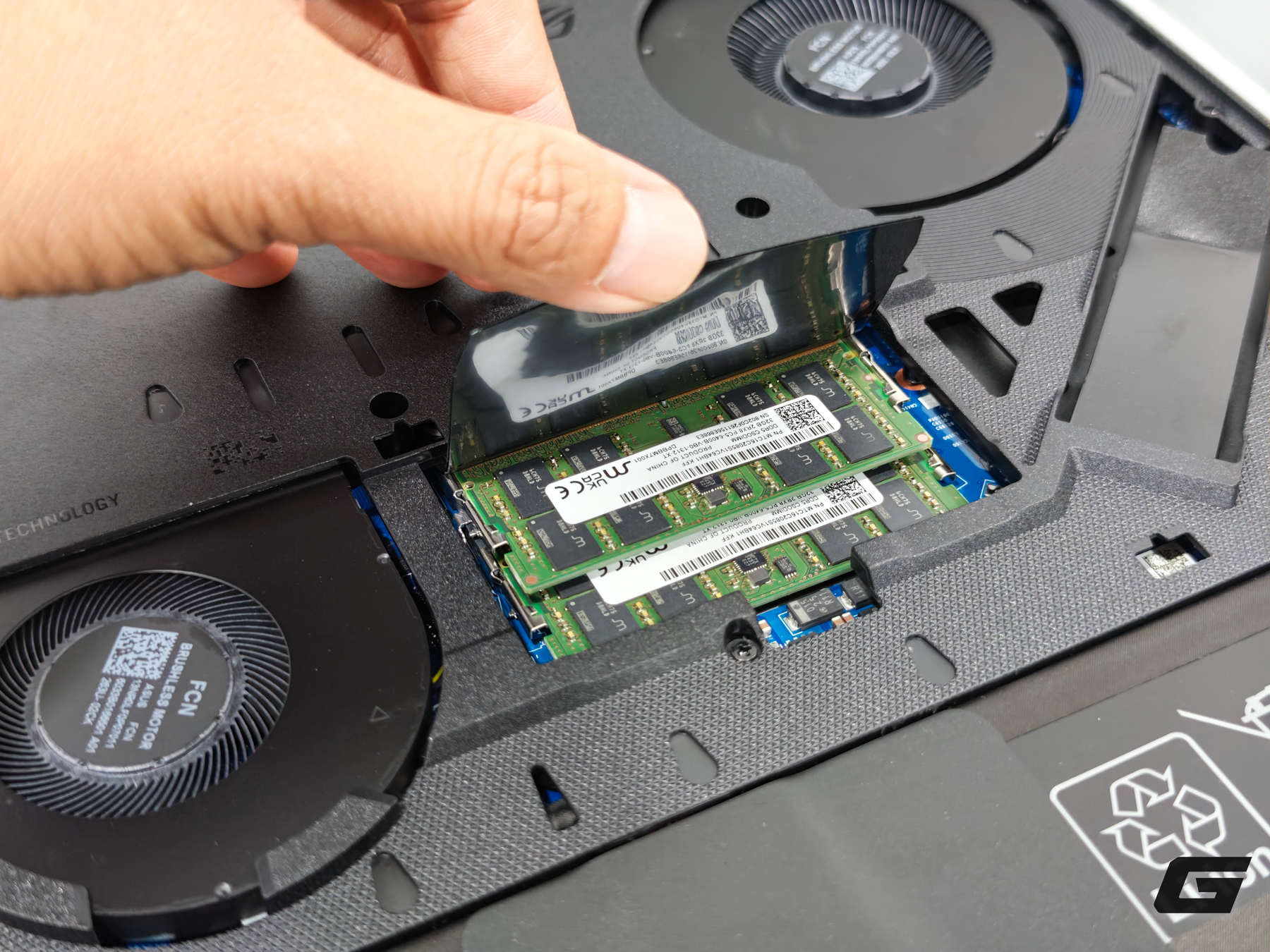 Khả năng nâng cấp của ROG Strix SCAR 18 Khả năng nâng cấp của ROG Strix SCAR 18