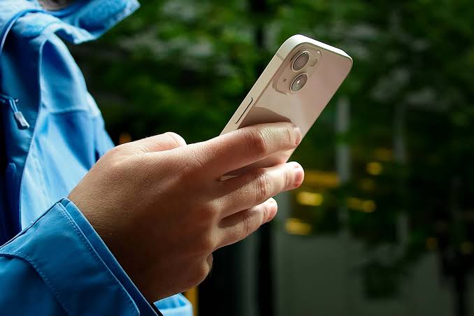 Khám Phá iPhone 13: Giảm Giá Hấp Dẫn Nhưng Còn Đáng Mua?