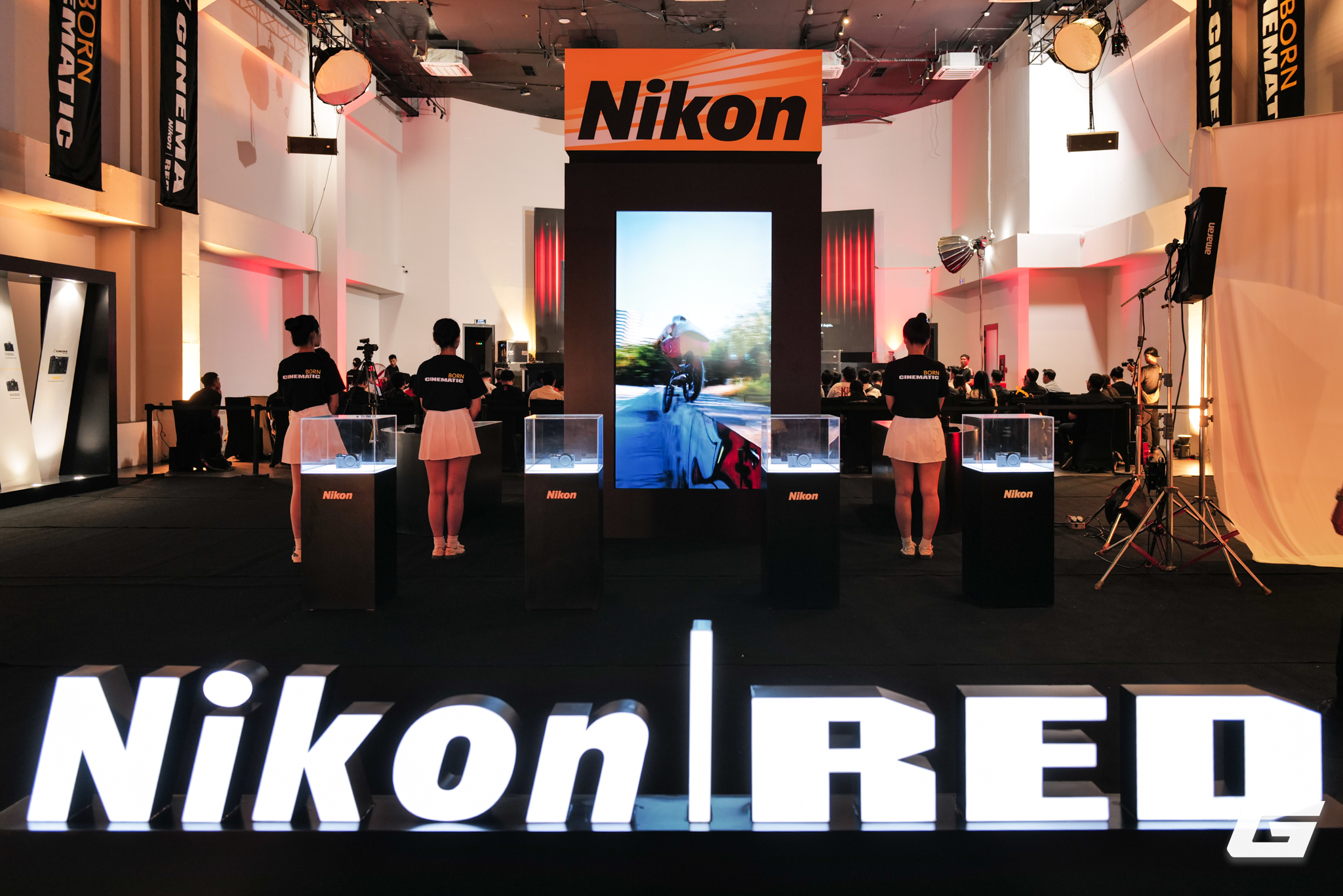 Nikon ZR: Máy Quay Điện Ảnh Full-frame Đầu Tiên Tại Việt Nam Nikon ZR: Máy Quay Điện Ảnh Full-frame Đầu Tiên Tại Việt Nam