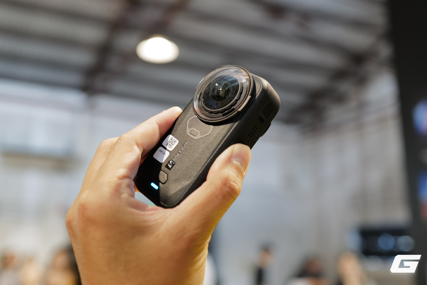 l1330092-1786853966199898352895 Insta360 X6 ra mắt tại Việt Nam: Camera 360 cho "chụp trước, chọn góc sau", cảm biến Sony 1/1.1 inch, quay 8K50fps, pin trâu hơn hẳn X5 - Ảnh 7.