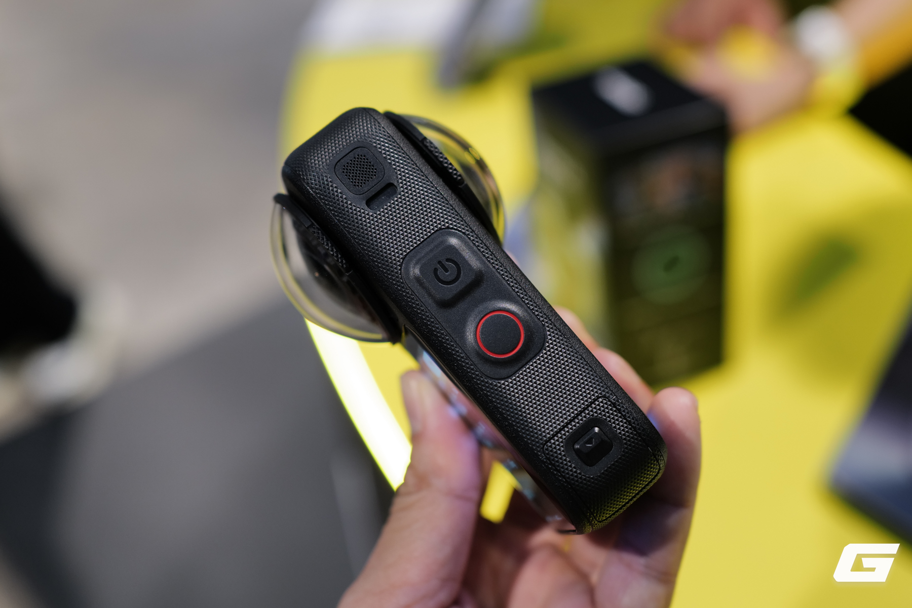l1330099-17868539663221354996282 Insta360 X6 ra mắt tại Việt Nam: Camera 360 cho "chụp trước, chọn góc sau", cảm biến Sony 1/1.1 inch, quay 8K50fps, pin trâu hơn hẳn X5 - Ảnh 13.