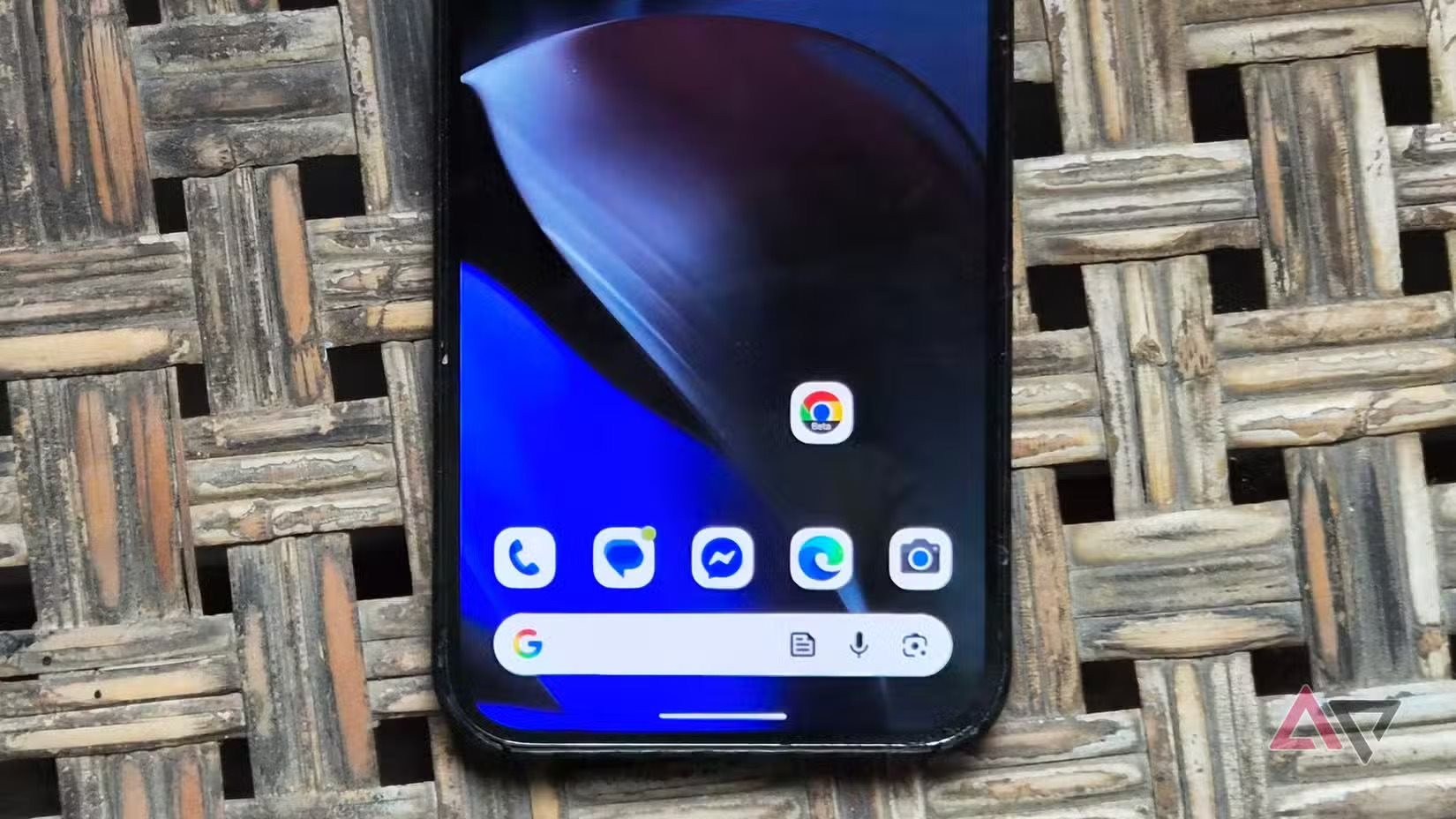 microsoft-edge-browser-and-google-chrome-apps-on-google-pixel-phone-1787625358859-1787625359143443039270