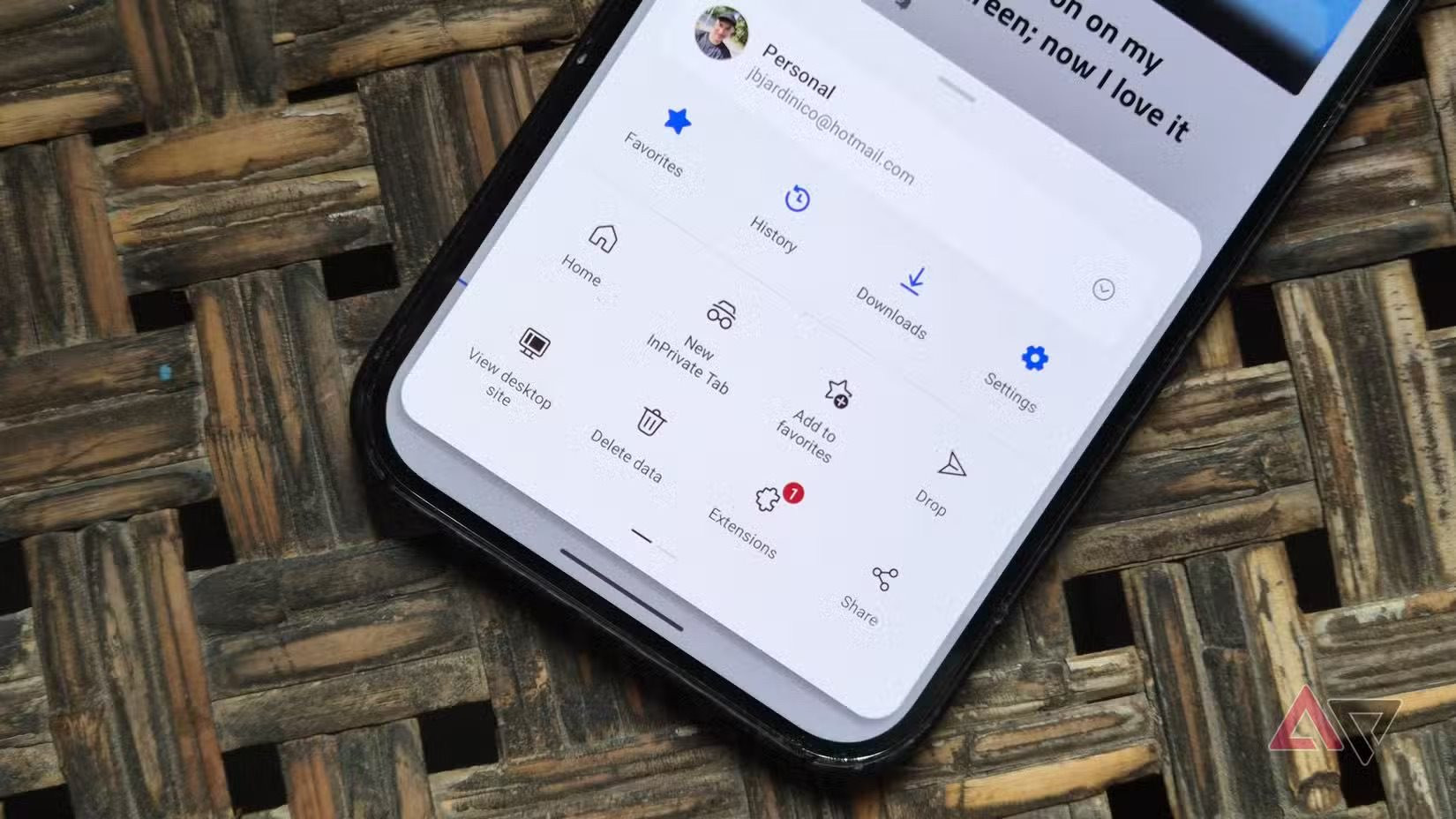 microsoft-edge-browser-home-page-on-google-pixel-phone-1787625361170-1787625361398200184479