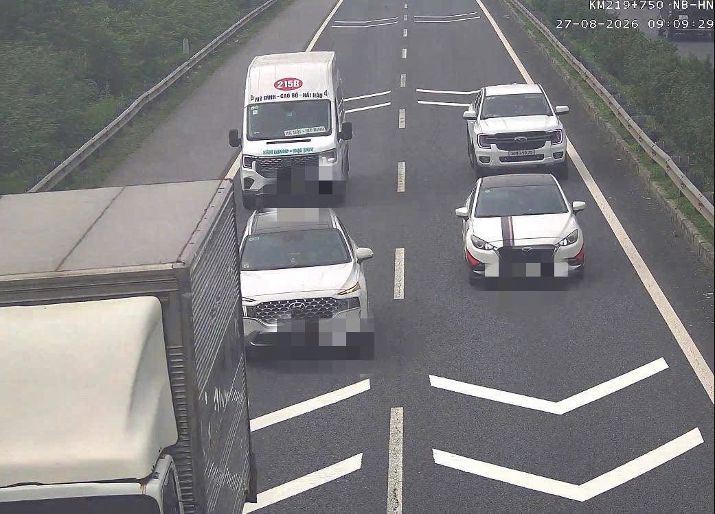 Cảnh Báo Về Các Lỗi Giao Thông Trên Cao Tốc Cảnh Báo Về Các Lỗi Giao Thông Trên Cao Tốc