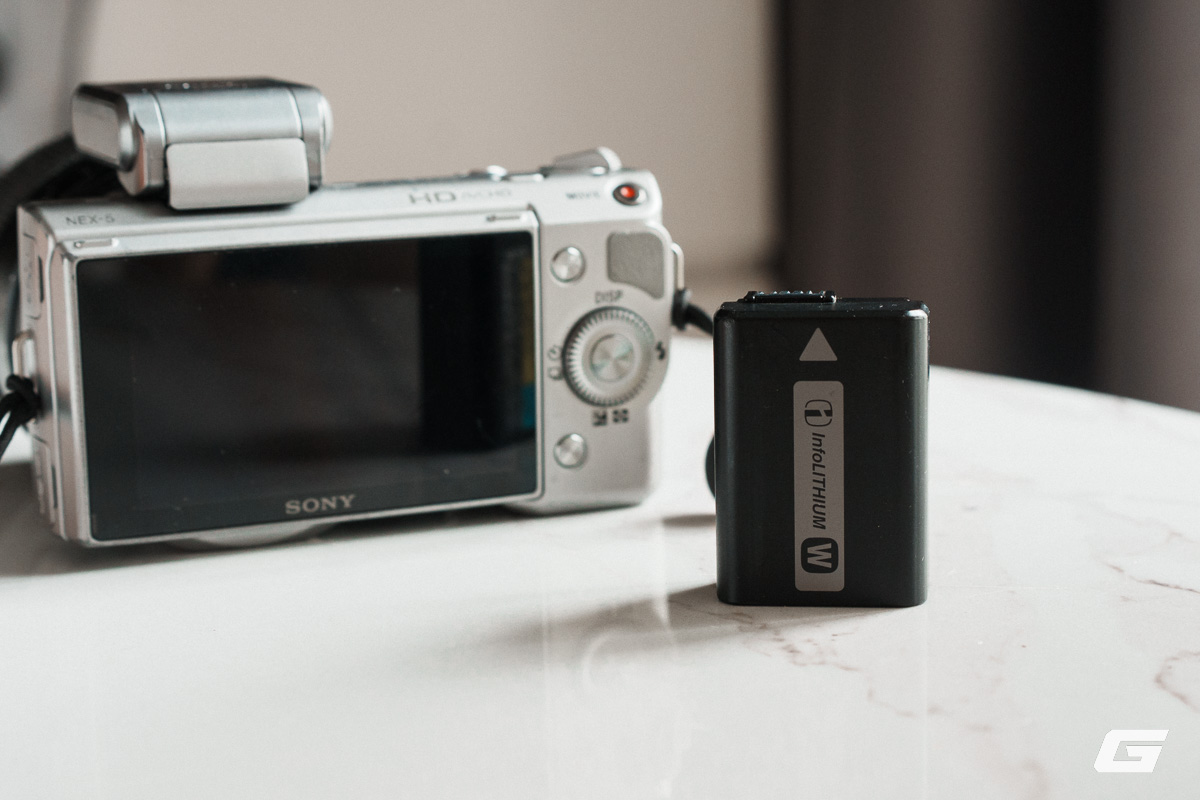 Khám Phá Chiếc Máy Ảnh Sony NEX-5: Lựa Chọn Thú Vị Với Giá Chỉ 3,5 Triệu