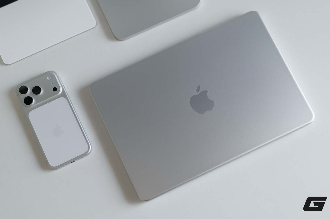 Trải Nghiệm Sống Cùng MacBook Neo