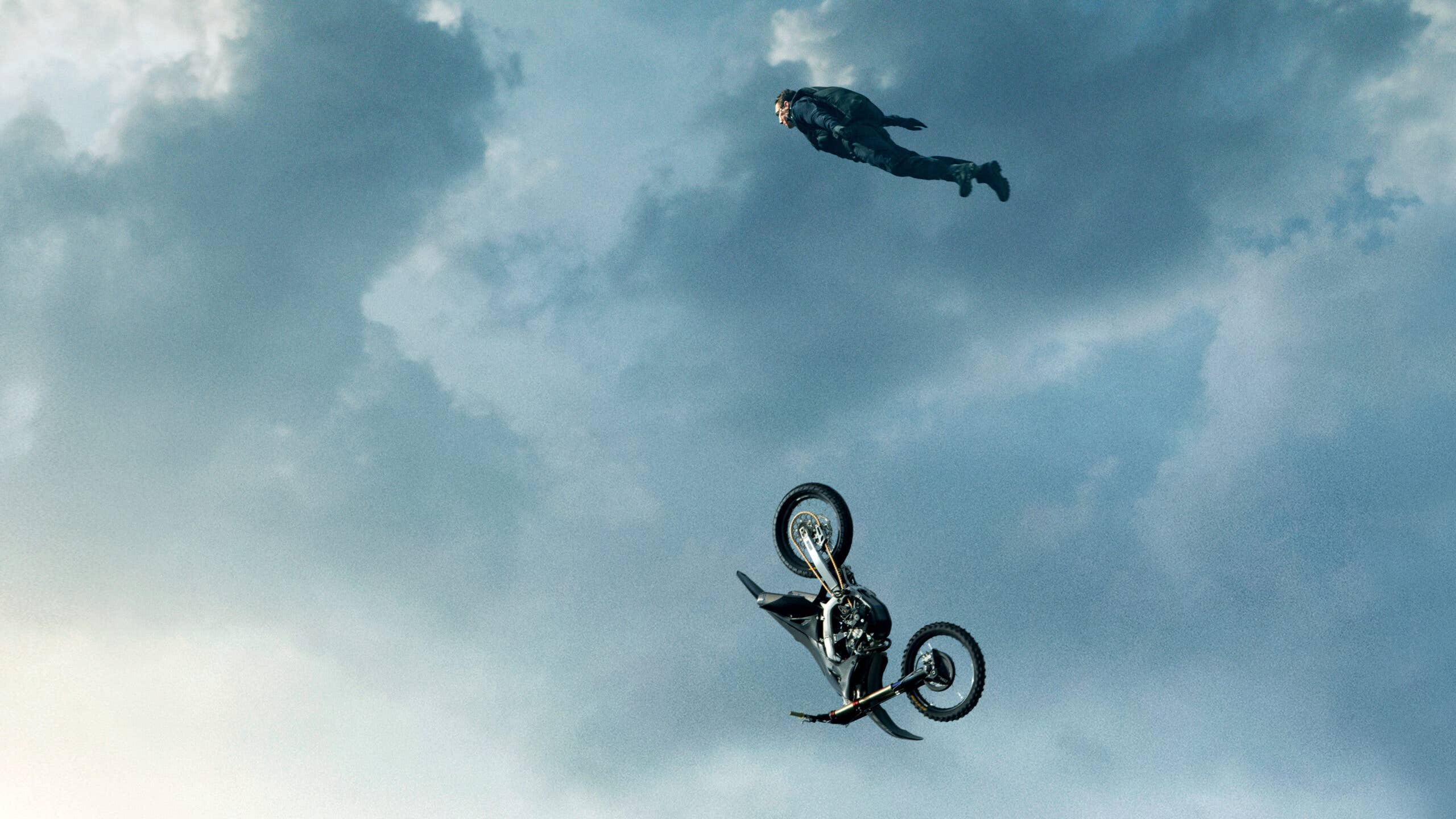 Khám Phá Sự Liều Lĩnh Của Tom Cruise Trong Hành Trình Điện Ảnh
