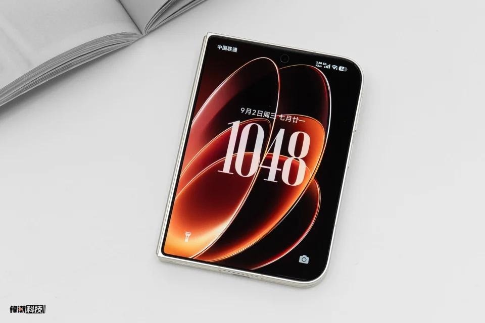 Xiaomi 18 Fold: Gập theo chuẩn A4, pin 6000mAh và tham vọng đánh chiếm phân khúc cao cấp