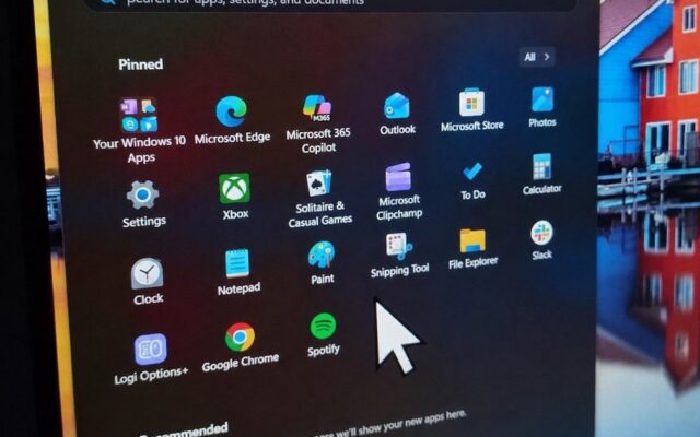 Sự Cố Gây Bối Rối Trên Windows 11: Con Trỏ Chuột Phóng To và Lỗi Microsoft Defender