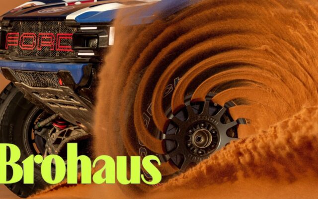 Khám Phá Tinh Thần Dakar Rally: Vẻ Đẹp Của Xe Đua Khi Bị Lấm Bùn