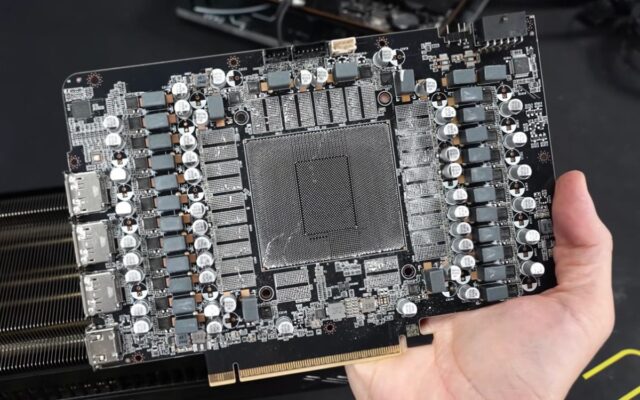 Bẫy mua card RTX 5090 ở chợ đồ cũ: khi vỏ ngoài còn nhưng ‘trái tim’ đã biến mất