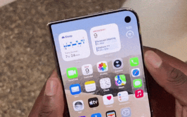 Hiệu ứng chuyển giao diện của iPhone Duo: Một chi tiết nhỏ, thay đổi trải nghiệm điện thoại gập