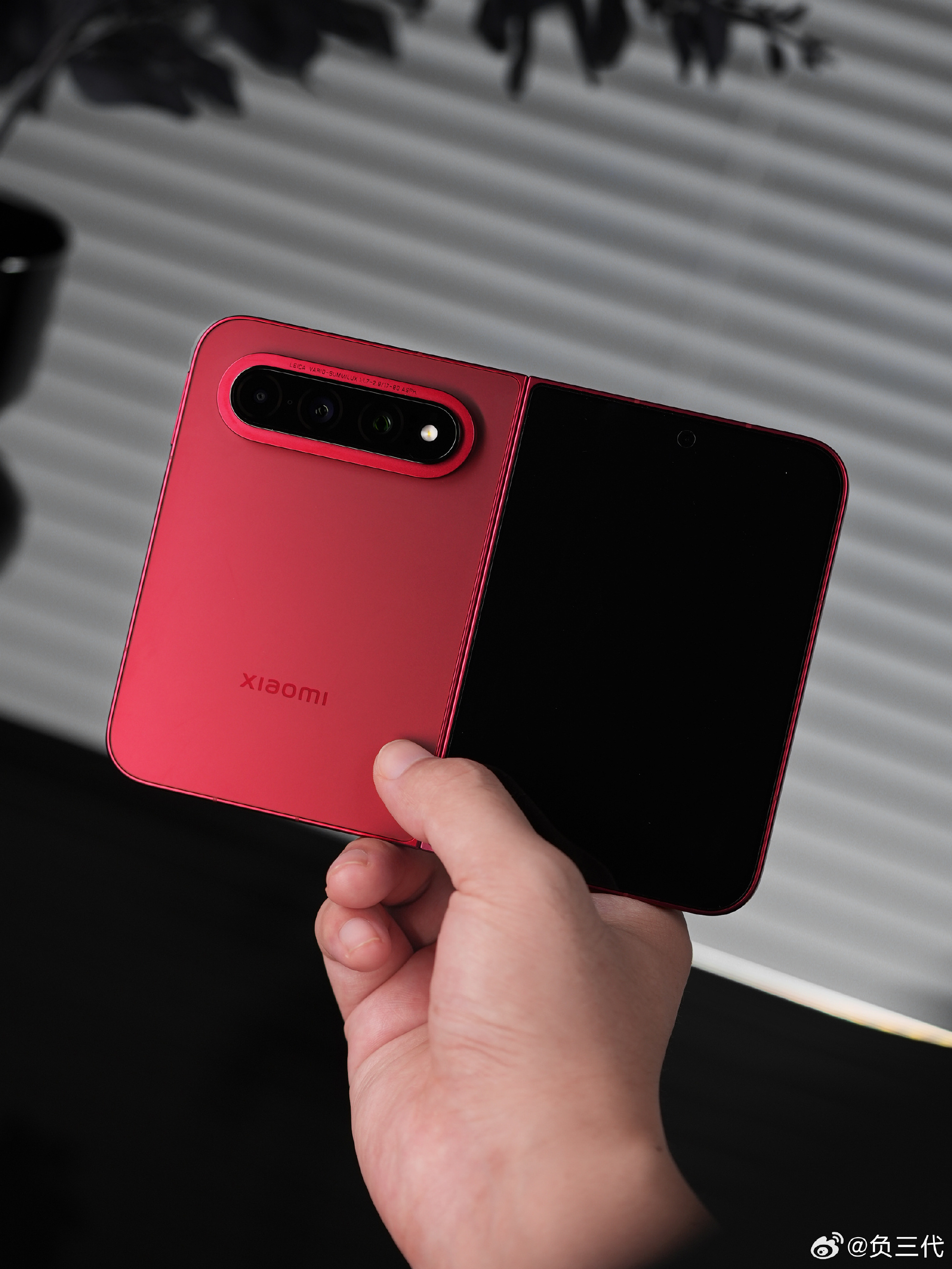 Xiaomi "đánh úp" Apple ngày trước ngày ra mắt iPhone mới - Ảnh 1.