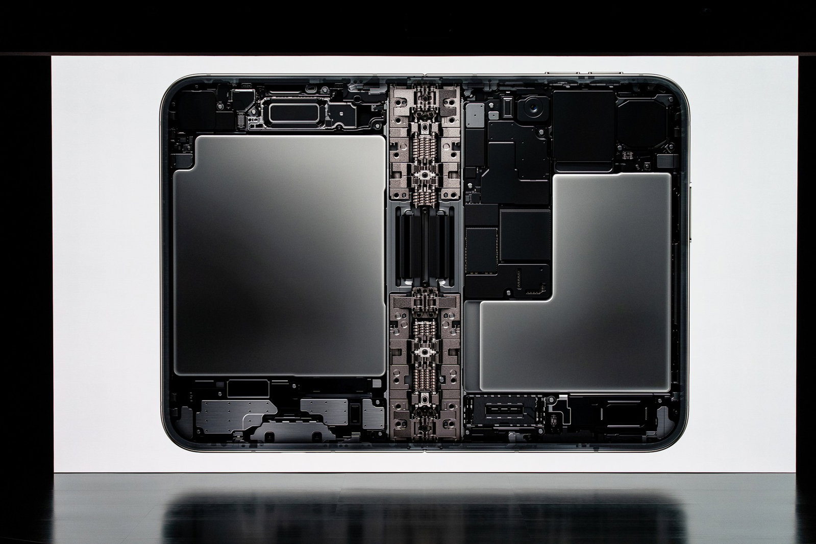 lcimg-db6fca68-a510-4180-9002-4c1be34f47fd iPhone Duo và 13 thứ lần đầu xuất hiện trên một chiếc iPhone - Ảnh 9.