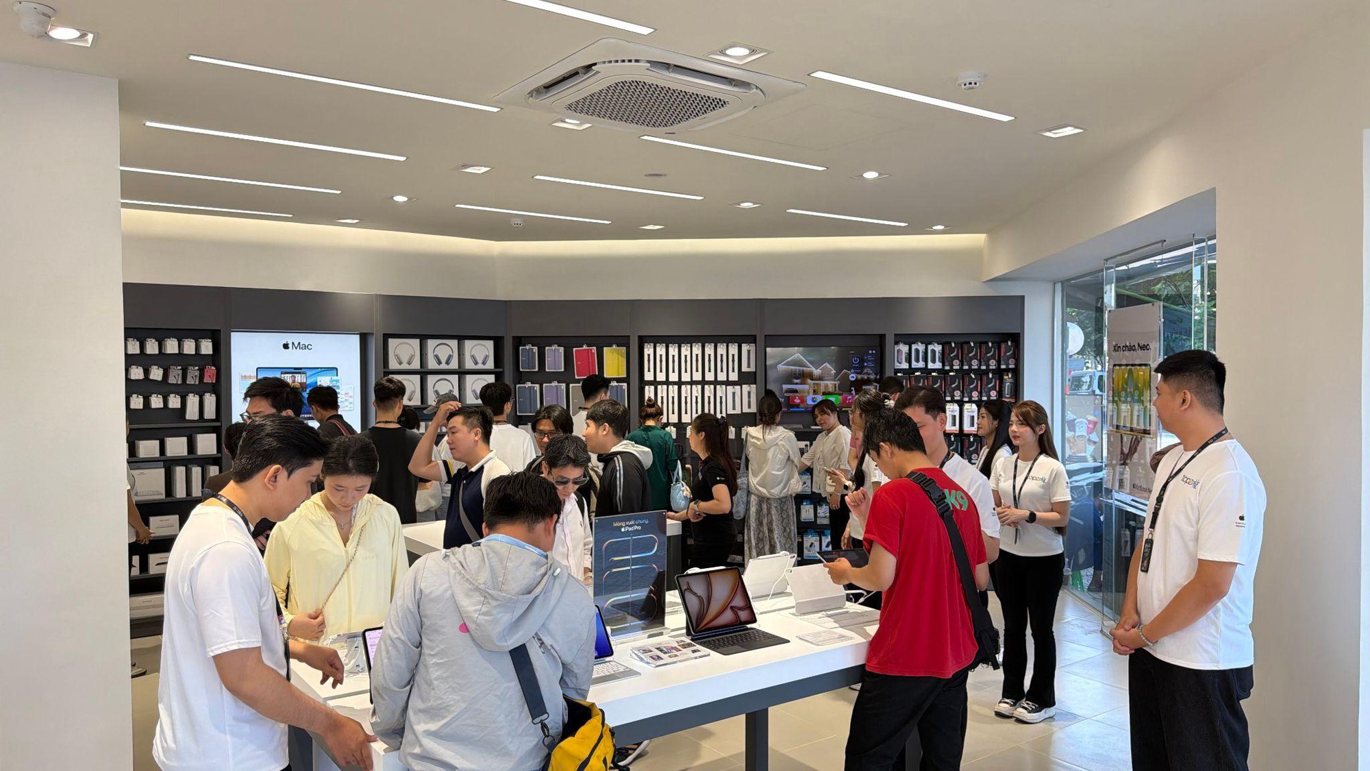 TopZone: Trải nghiệm iPhone 18 Pro không chỉ bắt đầu từ khi cầm máy trên tay - Ảnh 1. TopZone: Trải nghiệm iPhone 18 Pro không chỉ bắt đầu từ khi cầm máy trên tay - Ảnh 1.