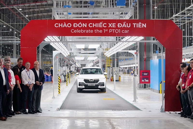 Chiếc xe đầu tiên của VinFast Xe đầu tiên mang thương hiệu VinFast